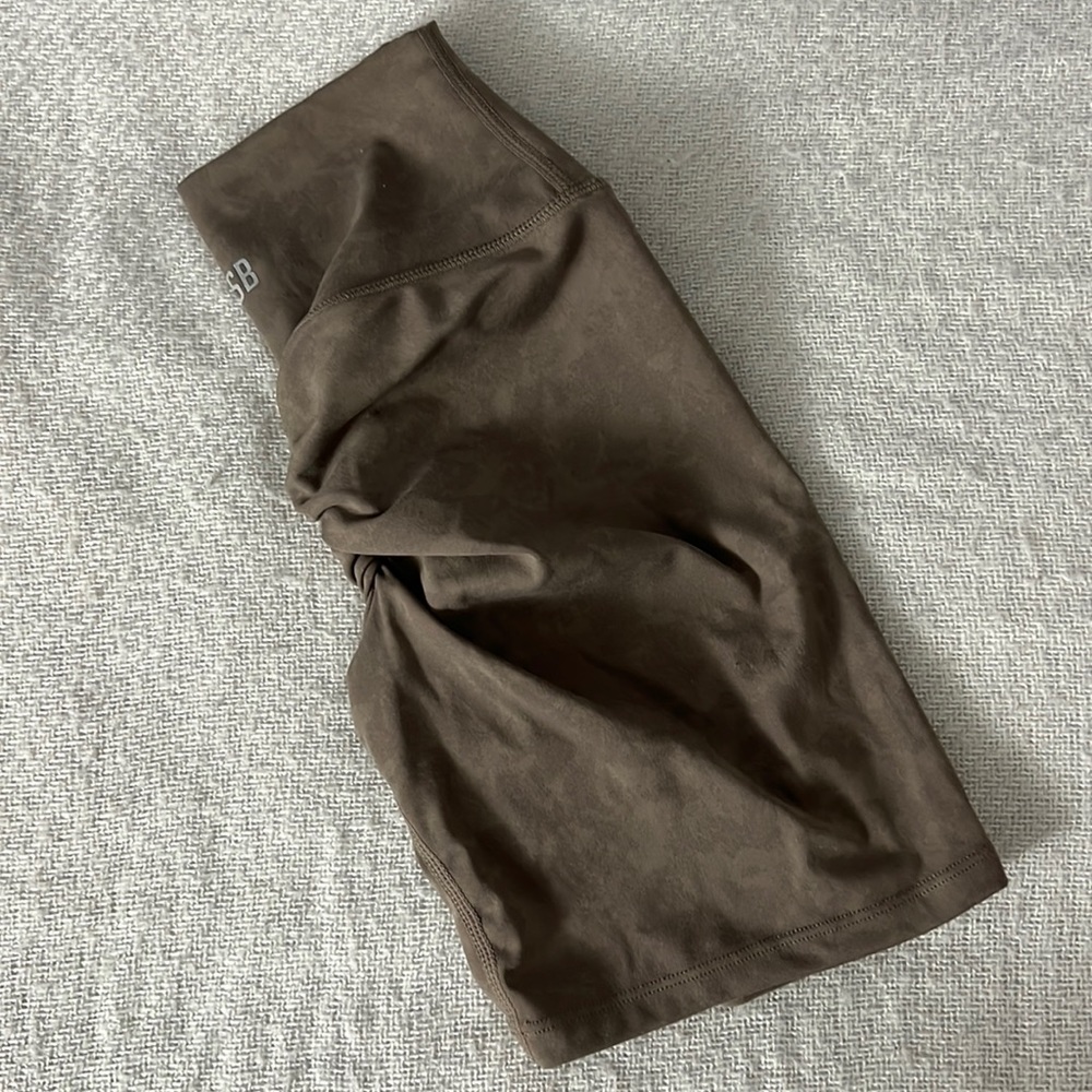 Crop Shop Boutique Scrunch 6” Shorts (Mocha)